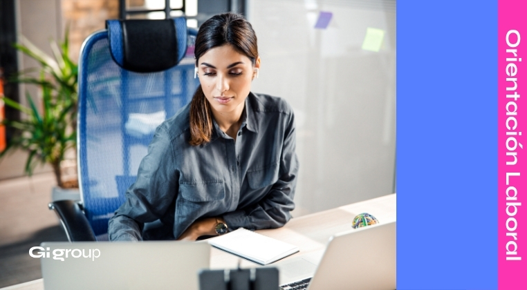 Capacidad de adaptación en el trabajo de una mujer.